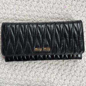 Miu Miu Matelassé Nappa Leather large wallet. 19.5cm x 10cm black.